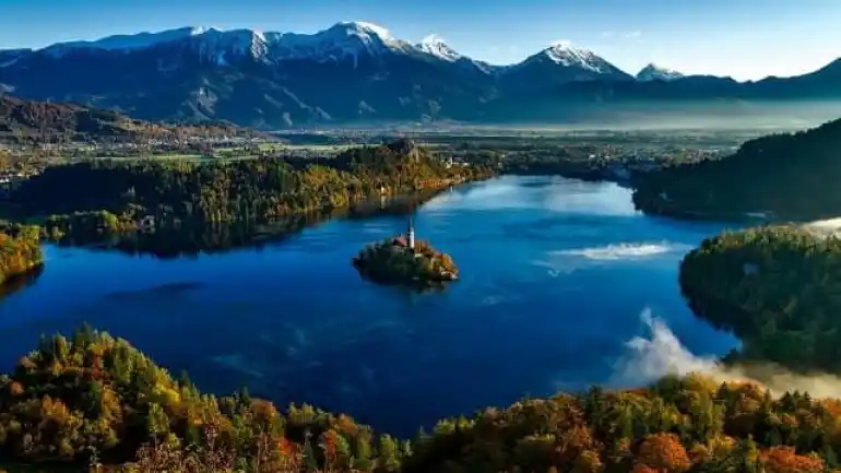 lago bled autunno