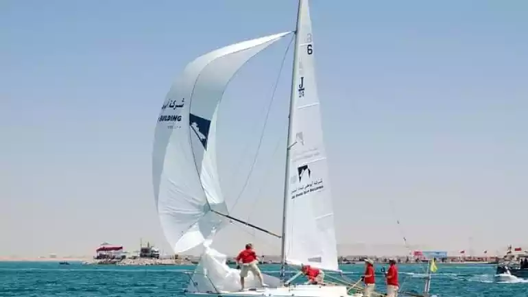 bahrein cielo nuvole barche a vela