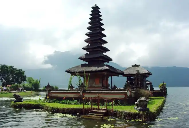 indonesia bali ulun danu
