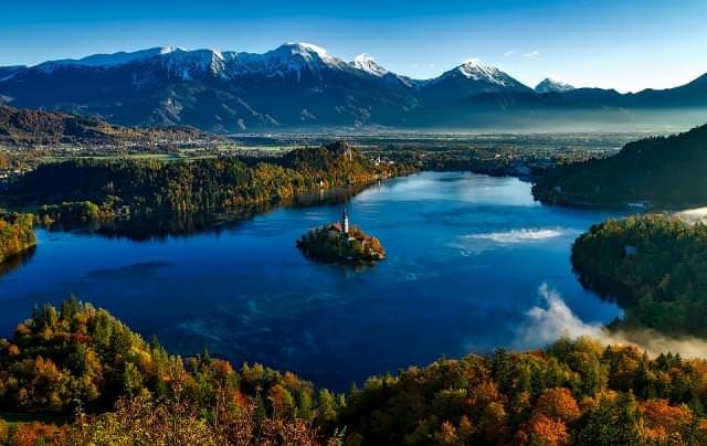 lago bled autunno