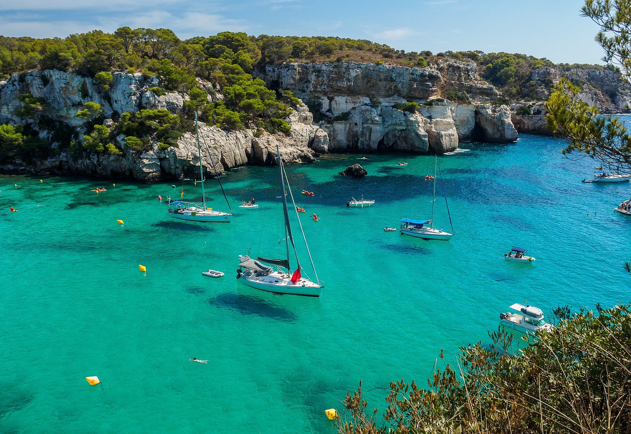 cala macarella minorca