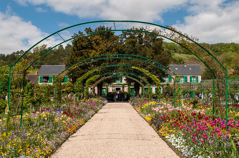 claude monet house and garden in giverny