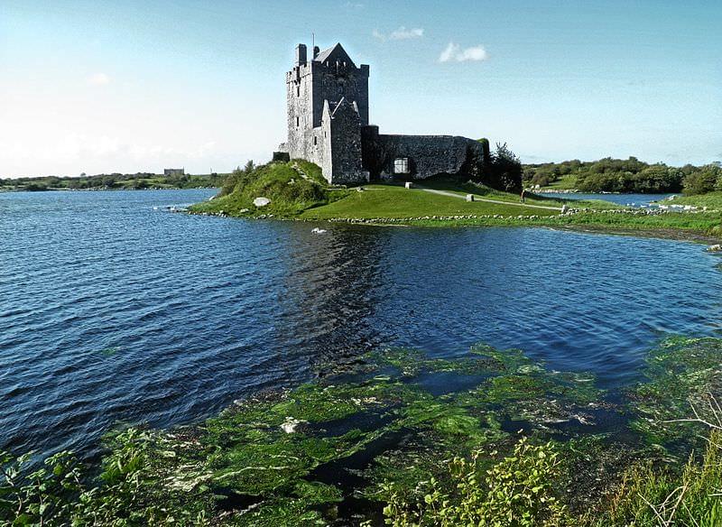 dunguaire castle galway