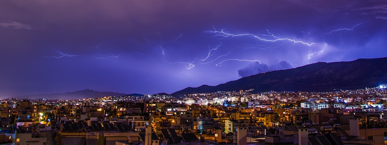 illuminazione atene tempesta grecia 1