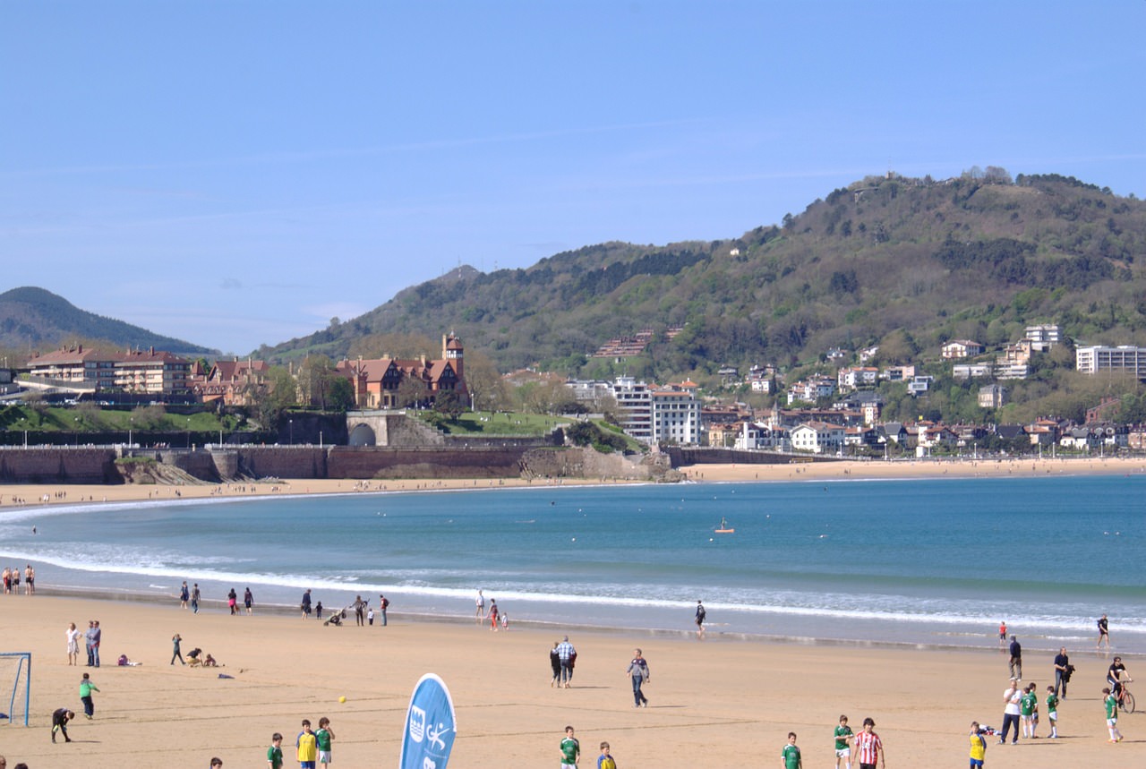 panorama la concha bay san sebastian 1