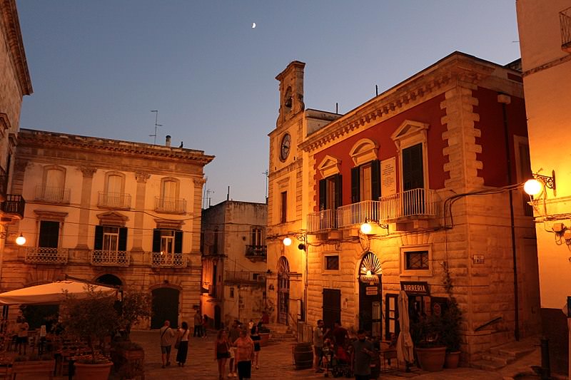 putignano piazza plebiscito notte